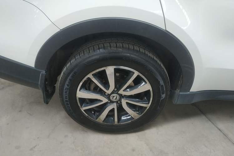 Used Dongfeng Fengon 580 2016 Revised Version 1.5T CVT Luxury Edition
