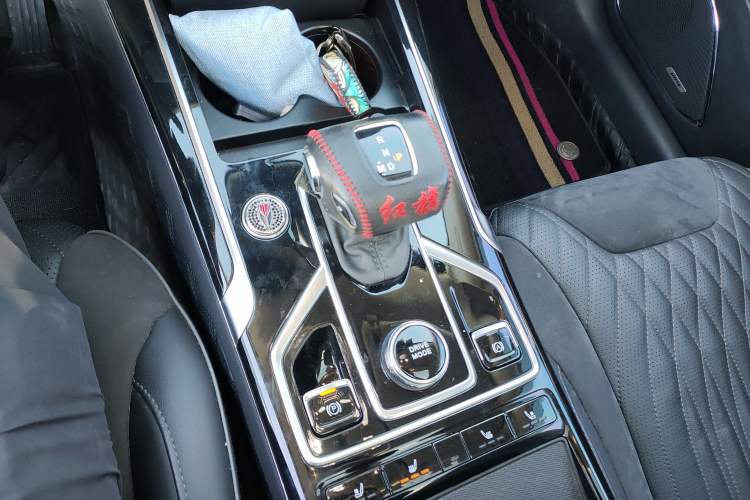 Used Hongqi HS5 2022 Revised Version 2.0T Smart Connect Flagship Edition
