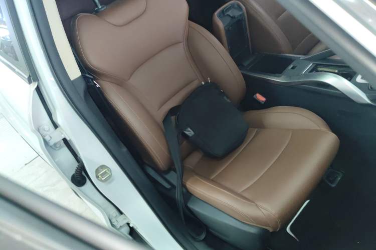 Used Geely Auto Emgrand X7 Sport 2021 1.8TD DCT Two-Wheel Drive Asian Games Edition
