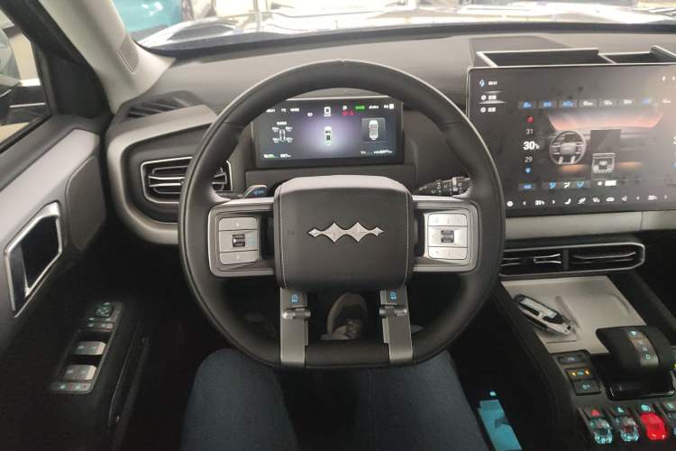 Used  Titanium 3 2025 501 km All-Wheel Drive Intelligent Driving Max Edition