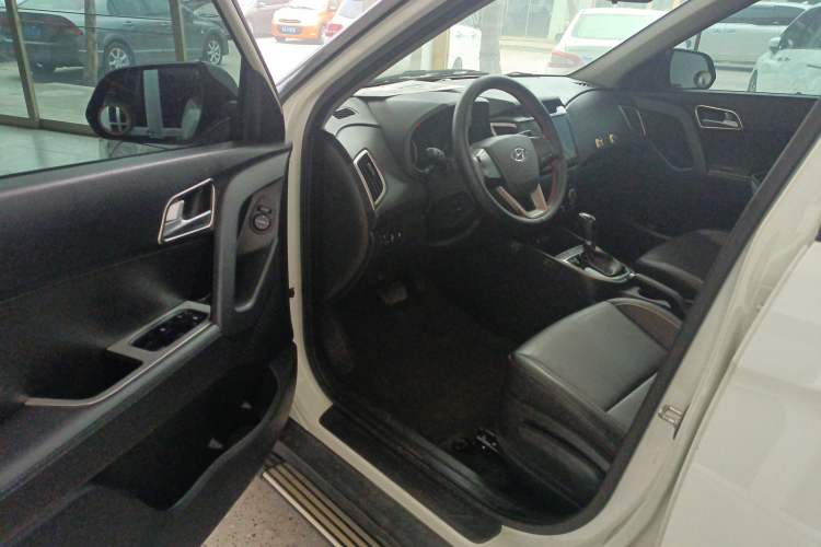 Used Hyundai ix25 2015 1.6L Automatic Two-Wheel Drive Smart GLS Trim
