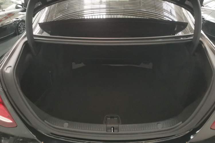 Used Mercedes-Benz E-Class 2018 Facelift E 200 L
