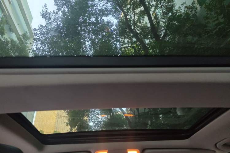 Used Mercedes-Benz GLK-Class 2013 GLK 300 4MATIC Dynamic Sunroof Model
