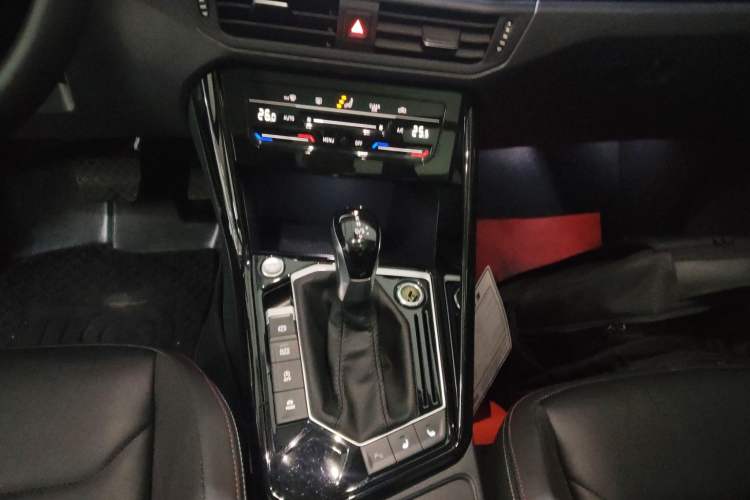 Used Volkswagen Tayron 2022 280TSI Two-Wheel Drive Luxury Smart Connectivity Version
