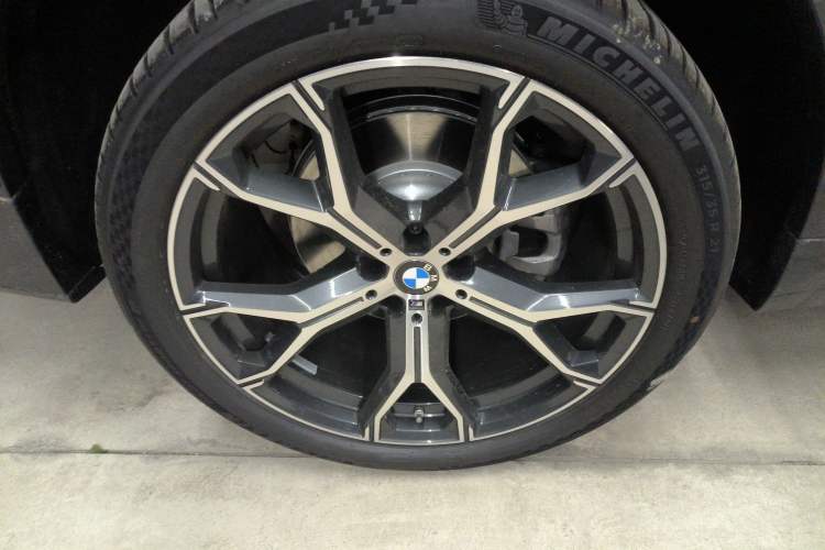 Used BMW X5 2023 xDrive 30Li Luxury M Sport Package
