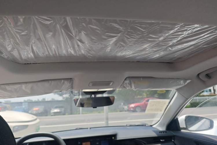 Used Roewe i5 2023 1.5L CVT Luxury Edition
