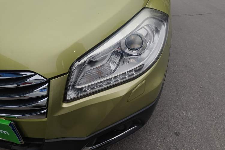 Used Suzuki S-Cross 2014 1.6L CVT Two-Wheel Drive Elite Version
