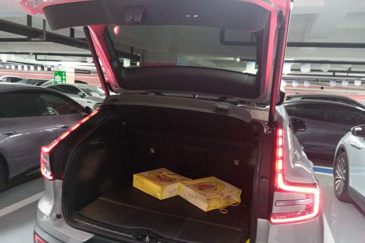 Used Volvo C40 2022 Long-Range PRO Version
