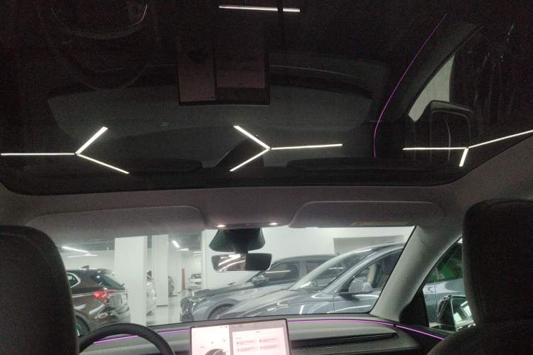 Used Tesla Model Y 2025 Rear-Wheel-Drive Version