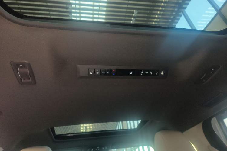 Used Toyota Granvia 2024 2.5L Hybrid Prestige ULTRA Edition