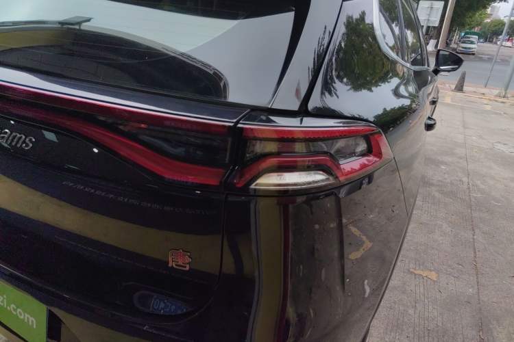 Used BYD Tang 2019 2.0T Automatic SmartConnect Luxury Edition 5 Seats China VI Standard
