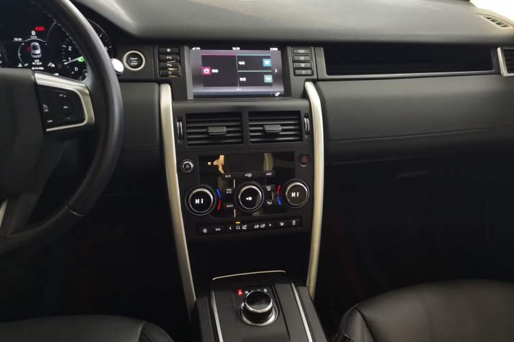 Used Land Rover Discovery Sport 2018 240 PS SE Version