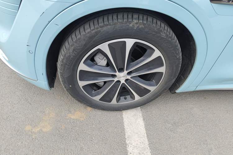 Used Hima Luxeed R7 2025 Range-Extended Version 251 km Max
