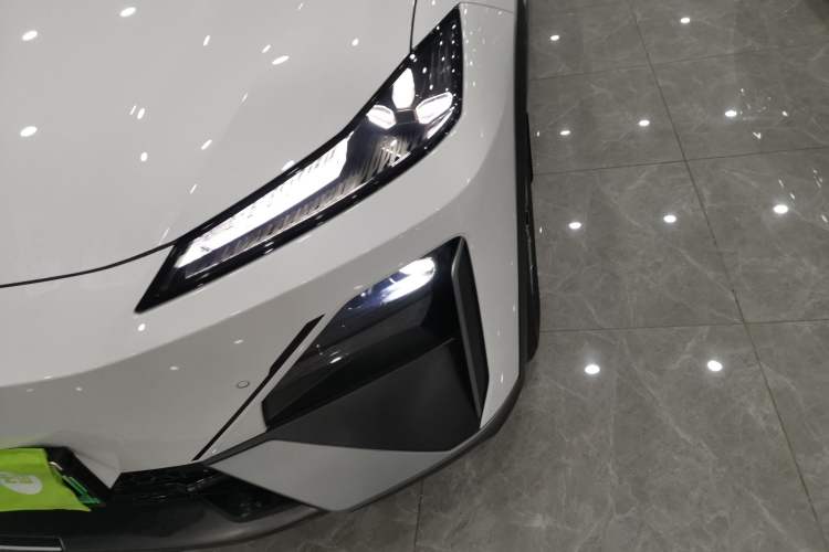 Used  S07 2023 200Max Range-Extended Version
