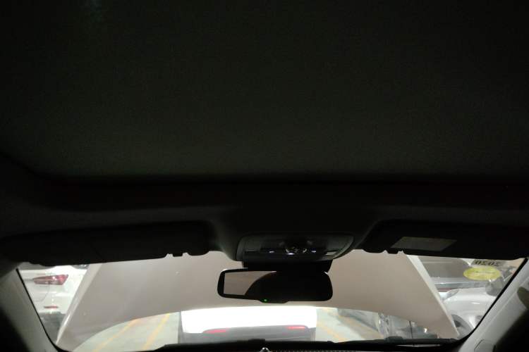 Used Roewe RX5 New Energy 2017 eRX5 50T Hybrid Connected Prestige Flagship Edition
