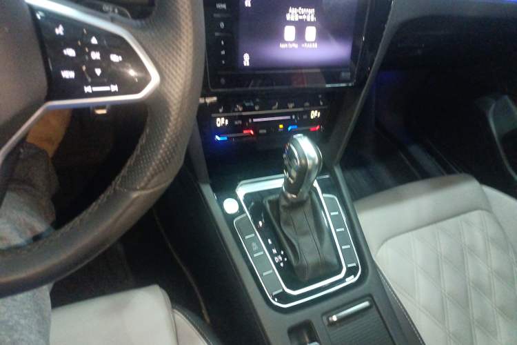 Used Volkswagen Magotan 2023 2 Million Units Limited Edition 330TSI DSG Leading Version
