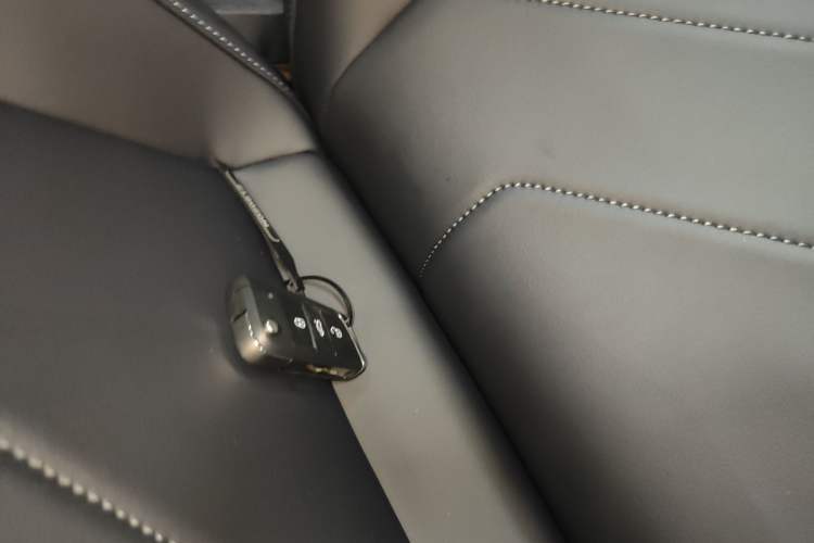 Used Volkswagen Tharu 2025 NewRui 300TSI Prestige Edition
