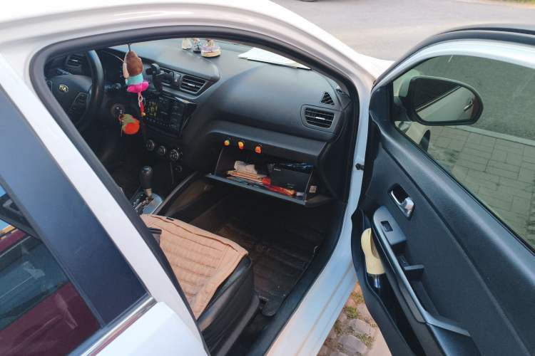 Used Kia K2 2015 Sedan 1.4L Automatic GLS
