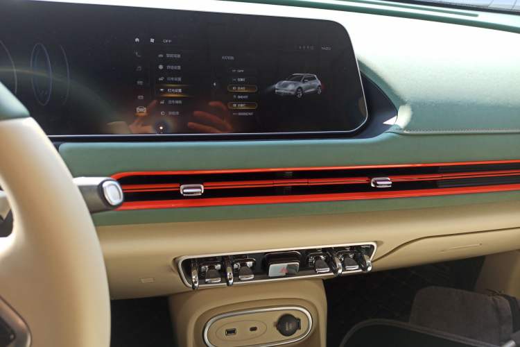 Used ORA Good Cat 2023 401 km Standard Range Luxury Version Lithium Iron Phosphate
