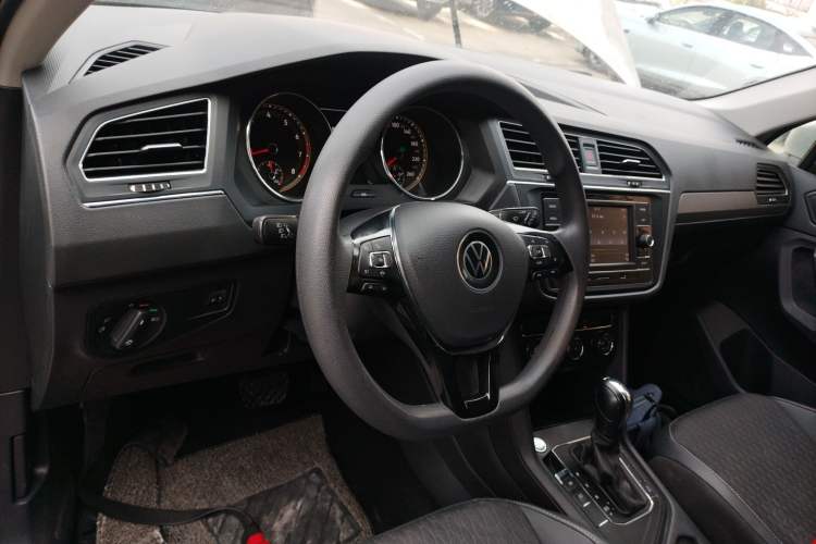 Used Volkswagen Tiguan L 2021 330TSI Automatic Two-Wheel Drive Comfort Edition