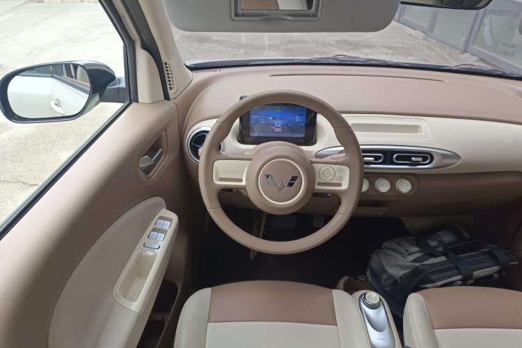 Used Wuling Hongguang MINIEV 2025 Four-Door Version Advanced Edition
