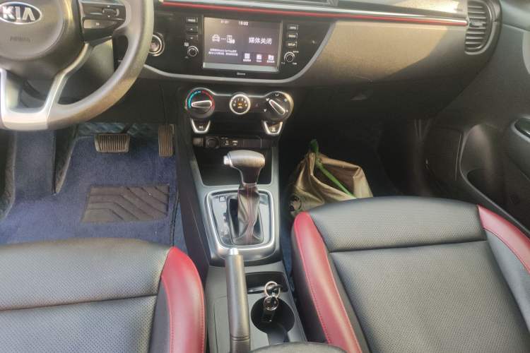 Used Kia KX Cross 2017 1.4L AT GLS