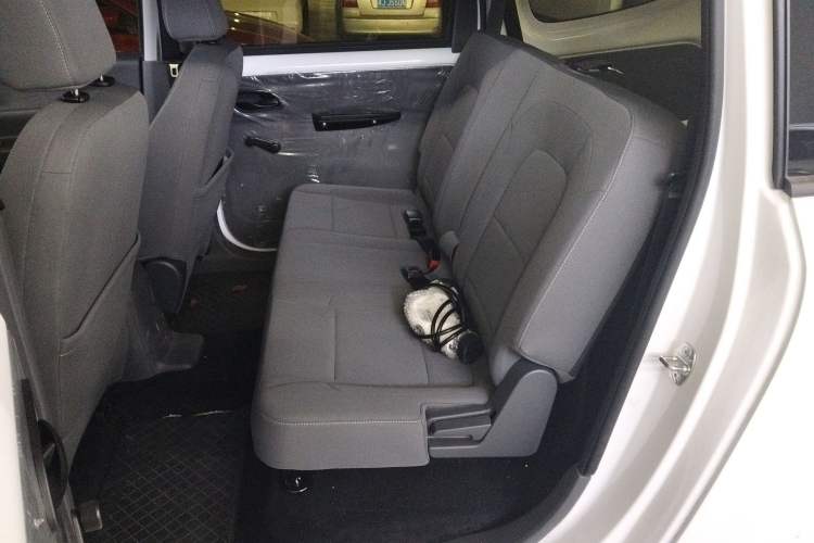 Used Wuling Hongguang New Energy 2024 All-Electric Model 300KM Practical Version
