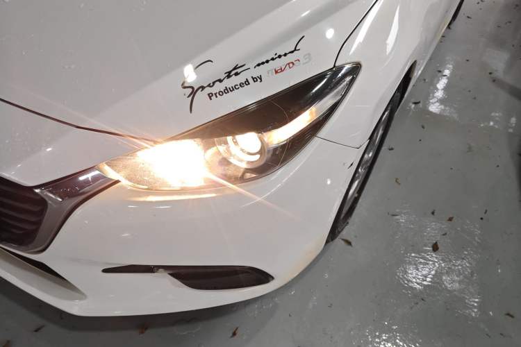 Used Mazda Mazda 3 Axela 2019 Cloud-Controlled Version Sedan 1.5L Automatic Comfort Trim China VI Standard
