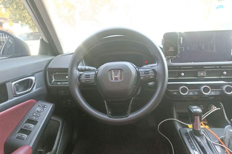 Used Honda Civic 2023 240TURBO CVT Dynamic · Center Stage Special Edition
