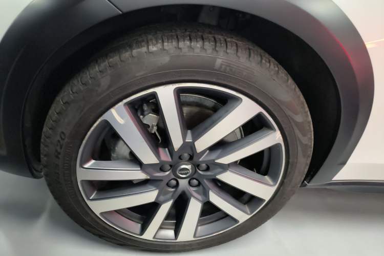 Used Volvo V90 2021 Cross Country B5 AWD Prestige Edition