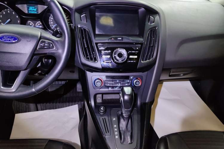 Used Ford Focus 2017 Sedan 1.6L Automatic Fashion Edition Smart Drive Version
