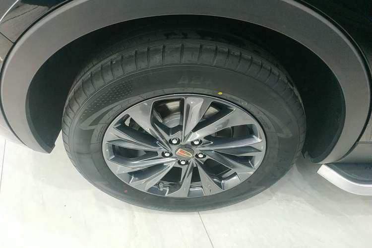 Used Hongqi HS5 2025 2.0T Two-Wheel Drive Flagship Pro Edition
