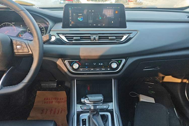 Used Changan Ruicheng CC 2022 Blue Whale Edition 1.5T DCT Prestige Model