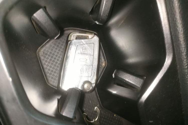 Used Volkswagen Tiguan L 2019 Revised 330TSI Automatic Two-Wheel Drive Smart & Luxury Edition China VI Standard
