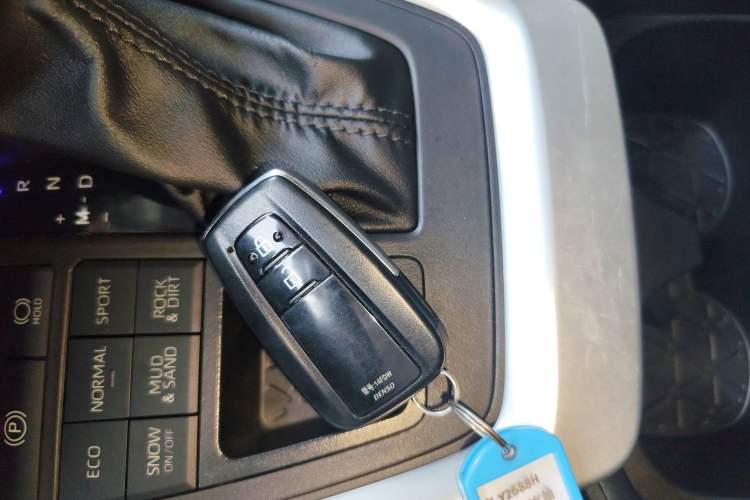 Used Toyota Wildlander 2023 2.0L CVT Four-Wheel Drive Luxury PLUS Edition
