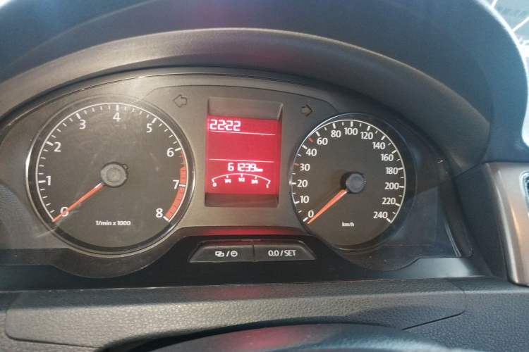 Used Volkswagen Santana 2013 1.6L Manual Comfort Edition
