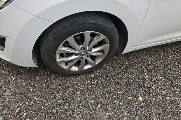 Used Hyundai Elantra 2016 1.6L Automatic Smart Version
