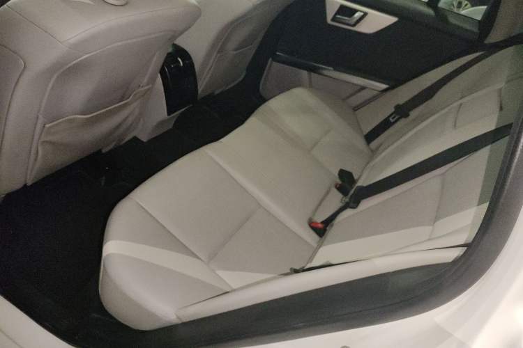 Used Mercedes-Benz GLK-Class 2013 GLK 300 4MATIC Dynamic Sunroof Model
