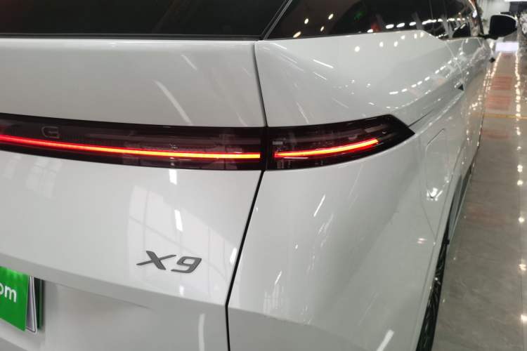 Used XPeng X9 2025 740 Ultra-Long Range Max
