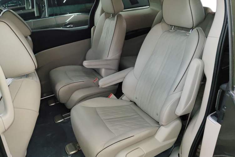 Used Buick GL8 2022 Land Business Class 652T Luxury Model
