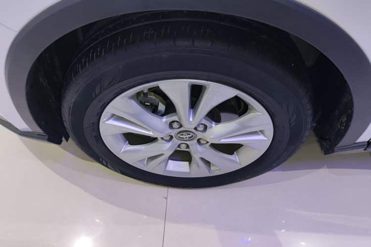 Used Toyota IZOA 2022 2.0L Yixing Version
