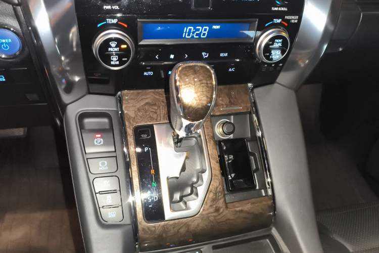 Used Toyota Vellfire 2020 Dual-Engine 2.5L HV Prestige Edition
