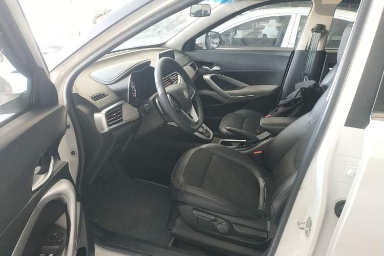 Used Baojun 510 2017 1.5L Automatic Fashion Model