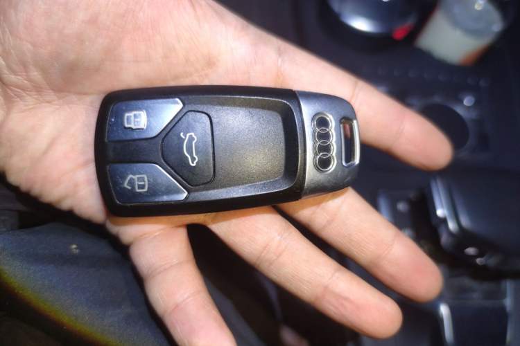 Used Audi A4L 2018 30th Anniversary Edition 40 TFSI Fashion Model
