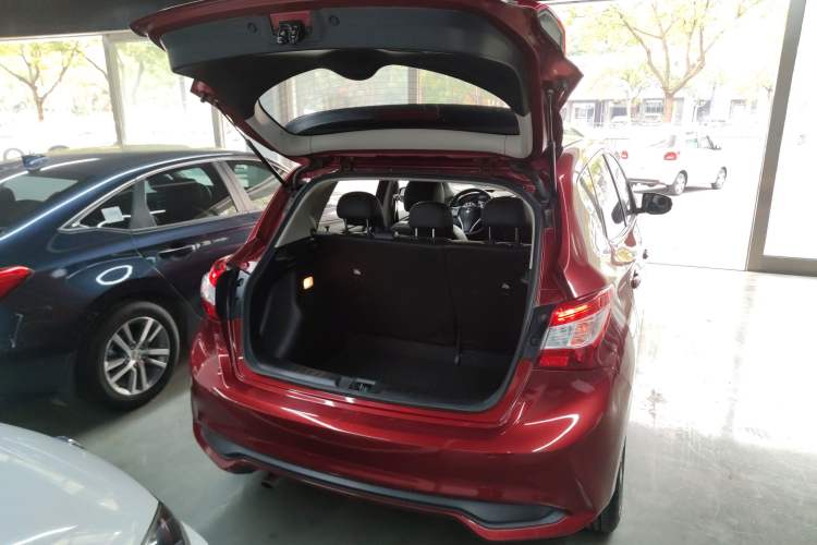 Used Nissan Tiida 2019 1.6L CVT Smart Enjoyment Version China VI Standard
