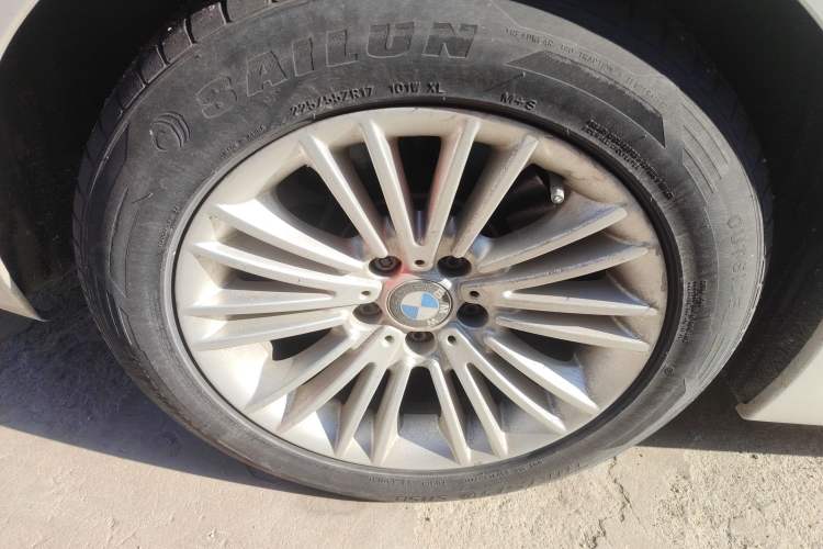 Used BMW 5 Series 2014 525Li Leading Model