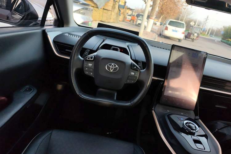 Used Toyota bZ3 2023 616 km Long-Range Premium
