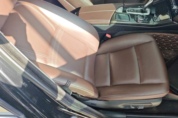 Used BMW 5 Series 2014 525Li Luxury Design Package
