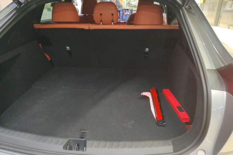 Used ONVO L60 2024 60 kWh Rear-Drive Version