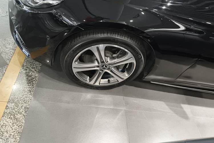 Used Mercedes-Benz E-Class 2018 Facelift E 200 L Sport Edition
